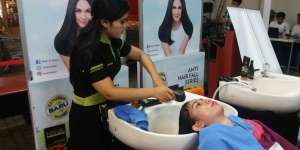 Hijabers! Ini Cara Mengatasi Rambut Rontok