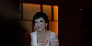 Merasa Cantik, Kepala Botak Mantan Putri Indonesia Bikin Kaget