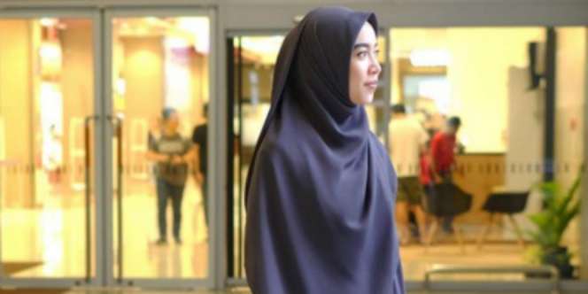 Tips Anti Kesandung Saat Pakai Gamis ala Fitri Aulia