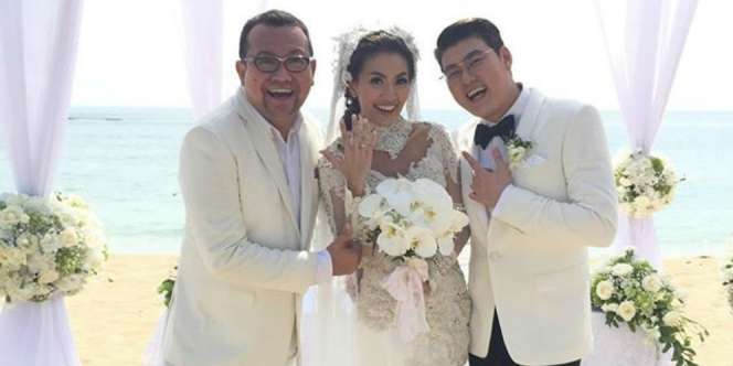 Tepis Kabar Nikah Tanpa Restu, Asty Ananta Unggah Foto Sungkem