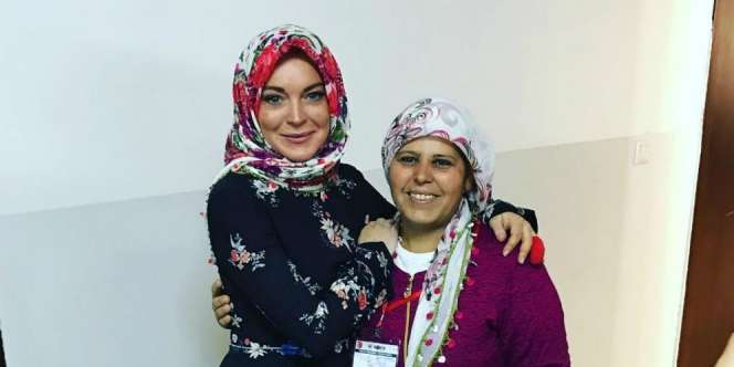 Lindsay Lohan Berhijab di Suriah: Saya Begitu Tersentuh...