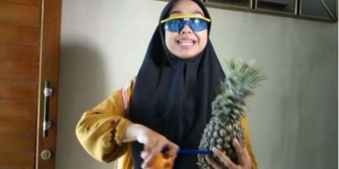 Kocak, Gaya Ria Ricis Tirukan 'PPAP'