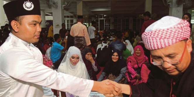 Tenang Tiap Kali Dengar Azan, Wanita Ini Putuskan Peluk Islam