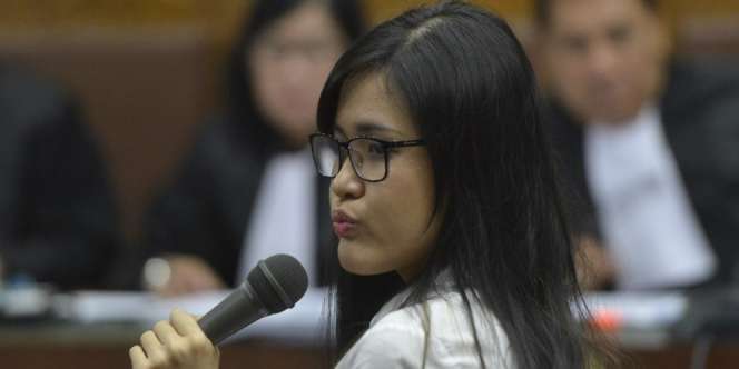 Reaksi Suami Mirna Lihat Jessica Menangis