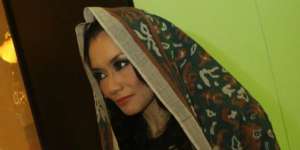 Pengakuan Mengejutkan Reza Artamevia Berbalik `Lawan` Aa Gatot