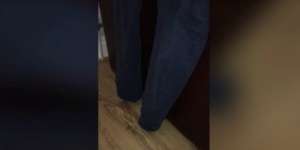 Saat Direkam Celana si Pria Bergerak Sendiri, Ketika Dicek...