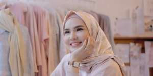 Inspirasi Paduan Warna Pastel dan Netral untuk Hijaber