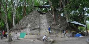 Ditemukan 2 Makam Misterius di Piramida Suku Maya, Isinya...