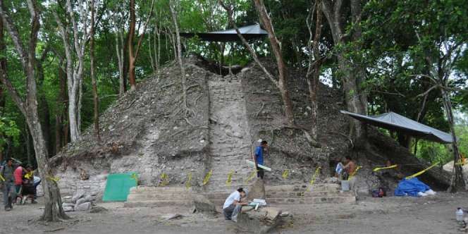 Ditemukan 2 Makam Misterius di Piramida Suku Maya, Isinya...