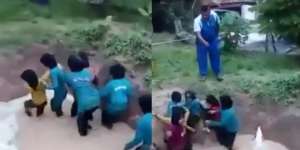 Bikin Geger! Siswi Diminta Guru Berjalan di Kolam Berisi Ular
