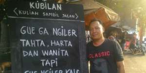 Cerita Coretan Pangkalan Ojek 'Kubilan' yang Bikin Ngakak