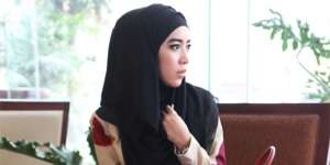 Tips Kenakan Hijab Syari Ala Fitri Aulia