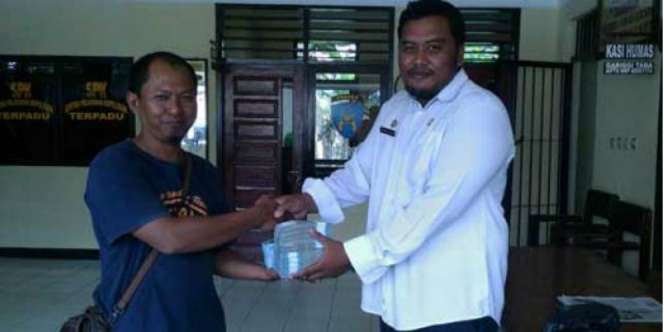PNS Ini Kembalikan Uang Rp86,25 Juta yang Tercecer di Jalan