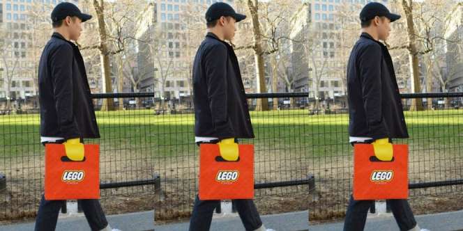 Unik! Tas Ini Didesain Mirip Seperti Tangan Lego