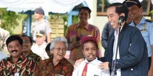 Gara-gara Ikan Jokowi Tertawa Geli
