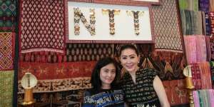 JFW 2016, LeVico Usung Kebaya Modern Tenun NTT