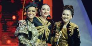 Tak Gabung Ayu Ting Ting & Zaskia Gotik, Ada Apa dengan Jupe?