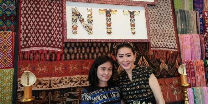 Sentuhan Swarosvki pada Tampilan Tenun NTT
