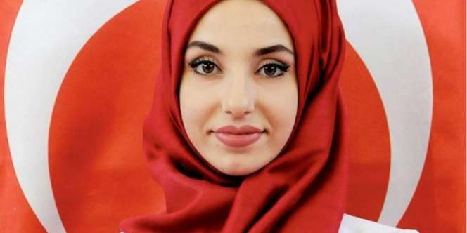 Jadi Juara Dunia Taekwondo, Hijaber Cantik Ini Malah Dikritik