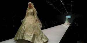 Bawa Sweet Lady, Oki Setiana Dewi Siap Gebrak JFW 2017