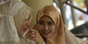 Giliran Ibunda Ayu Ting Ting Dicibir Karena Bahan Inggris