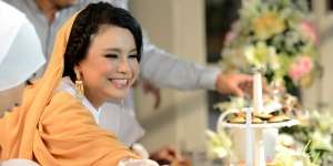 Salut, Jatuh Saat Bernyanyi di Balai Kartini Rossa Tetap Fokus