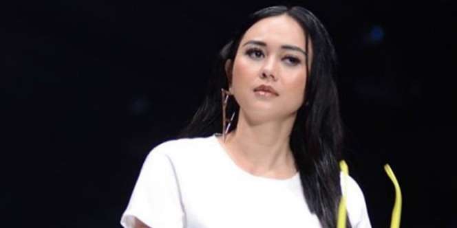Grogi Jadi Model, Aura Kasih: Aduh, Jalannya Gimana....
