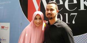 Penampilan Hijab Syar'i Annisa Trihapsari