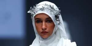 Kemegahan `Dewi Yunani` Oki Setiana Dewi