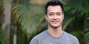 Mirip FTV, Kisah Cinta Eza Gionino dan Adik Kepala Rehab