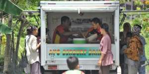 Warung Ikhlas Dunsanak, Nasi Padang Cuma Rp2000
