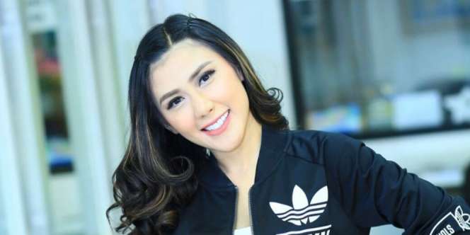 Gombalan Suami Rey Utami Bikin `Baper`