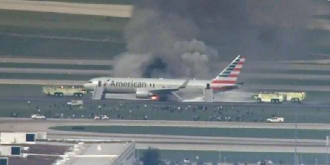 American Airlines Terbakar, 20 Orang Terluka