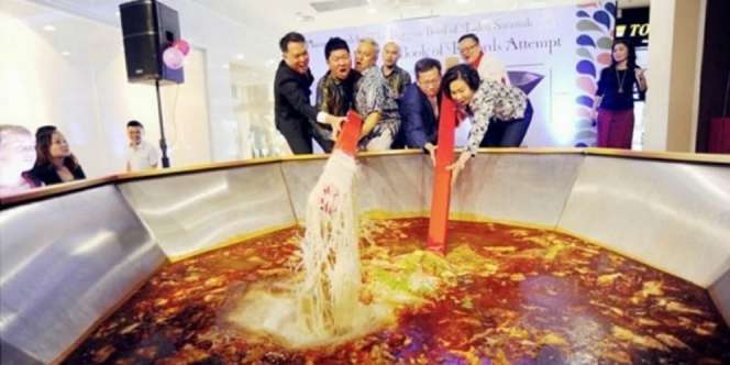 Laksa Raksasa Cetak Rekor, Bukan Dipuji Malah Panen Kecaman
