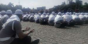 Penampakan Polisi Bersorban & Berpeci Pengawal Demo 4 November