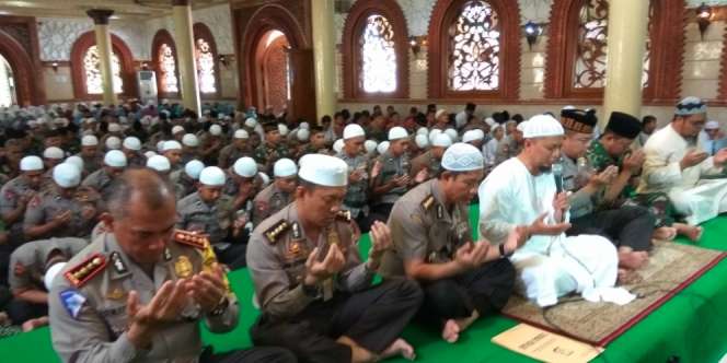 Jelang Demo 4 November, Ustaz Arifin Pimpin Doa Polda Metro