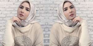 Perbaiki Mood dengan Busana Hijab Berkelir Cerah