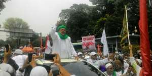 Aksi Damai 4/11, Kedatangan Habib Rizieq Disambut Shalawat