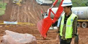 Istana Didemo, Jokowi Tinjau Proyek Kereta Bandara