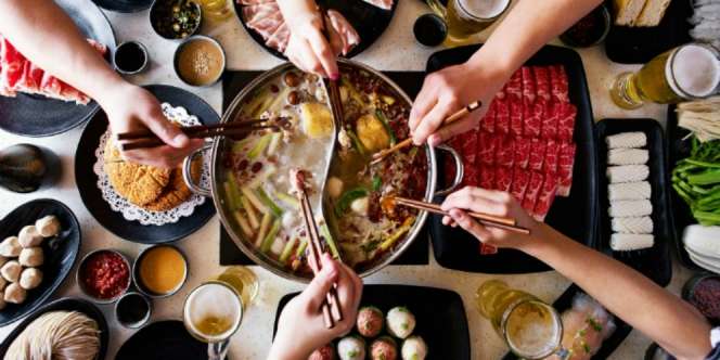 Dikritik, Pelayan Restoran Siram Kuah Panas ke Pelanggan