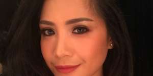 Harga Baju Tidur & Sandal Jepit Nagita Bikin Melonggo