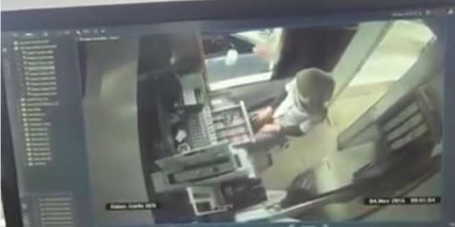 Astaga! Sopir Emosional Tampar Petugas Kasir Tol Cipali