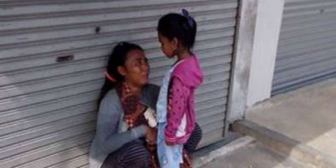 Tangis Penjual Parfum Tangerang di Depan Anaknya