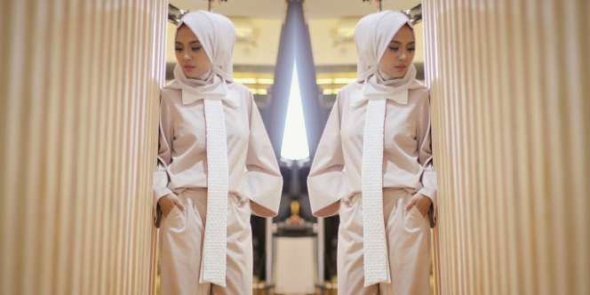 Hijab Tutorial Simpel untuk Menutupi Pipi Tembam