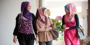 Tips Travelling Cantik dan Gaya Ala Hijabers
