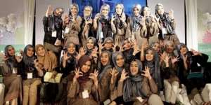 Hijabers Community: Berbagi Hadiah di Ultah ke-6