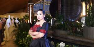 Begini Gaya Fashion Vina Panduwinata