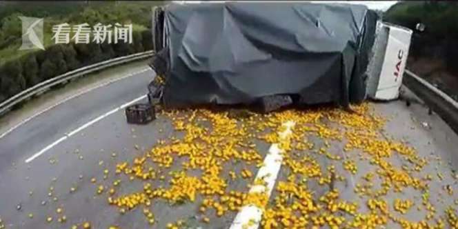Tragis! Truk Kecelakaan dan Dijarah, Sopir Babak Belur
