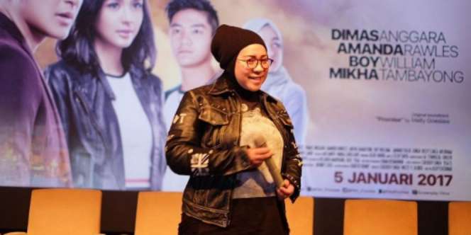 Bikin Lagu, Melly Goeslow Dibantu Seekor Kucing