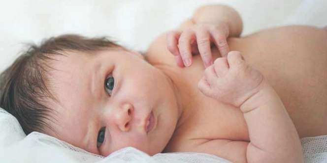 Bayi Baru Lahir Bisa Jerawatan, Bagaimana Merawatnya?